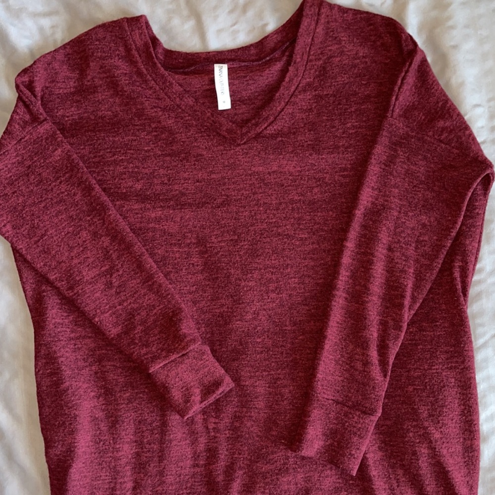 *BNWOT* Medium Zenana Wine Sweater w/ Pockets